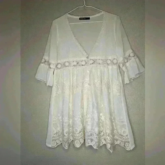 ORIGAMI by Vivian BOHO lite white lace ornate button down V-Neck w/bell sleeves - Picture 1 of 13